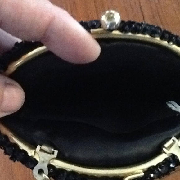 Elegant black satin bag covered in sequins and beads - Picture 2 of 5